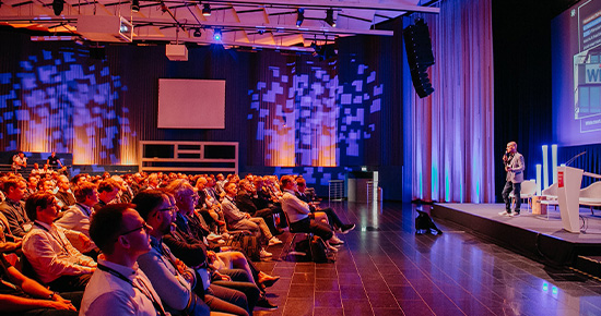 AI & Data Summit saal