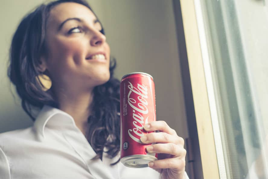 Coca Cola erzielt positive Resonanz mit Hug Maschine